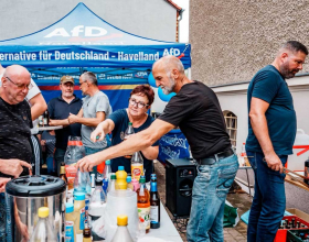 Tolle Stimmung an unserem Bratwurststand!